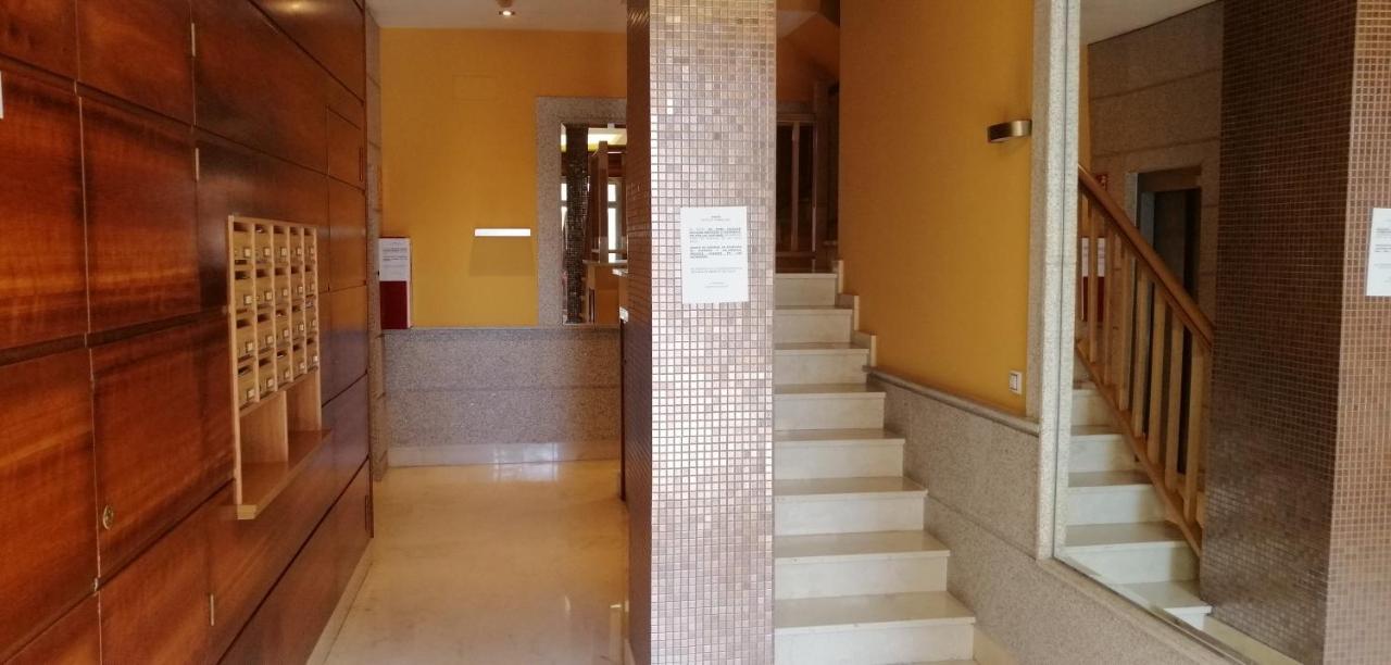 APARTAMENTO CENTRO DE SANXENXO con GARAJE Exterior foto